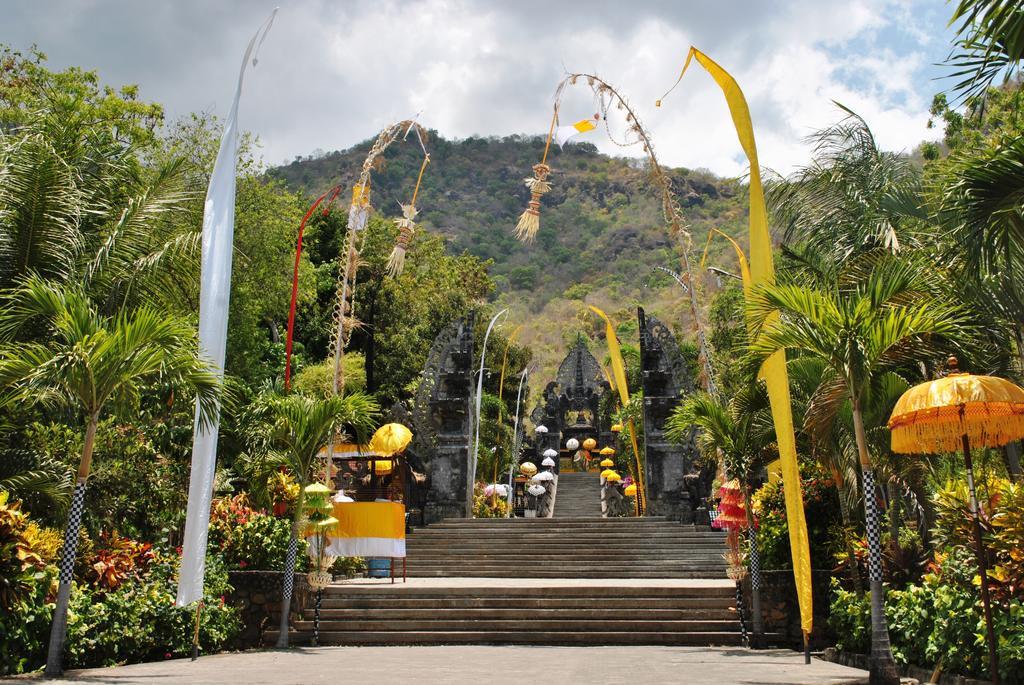 Menjangan Sari Hotel Banyuwedang Exterior photo