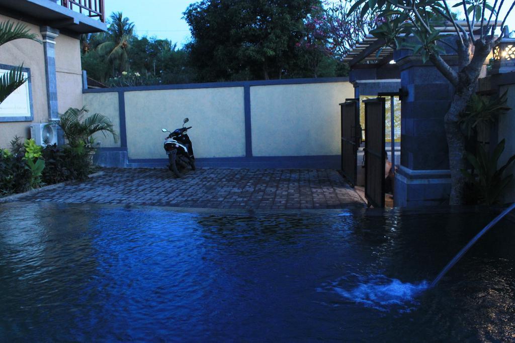 Menjangan Sari Hotel Banyuwedang Exterior photo